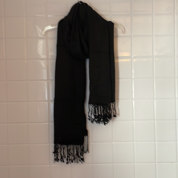 black pashmina. Long, wide, soft,multifunctional, versátil - Picture 7 of 17